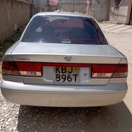 nissan-sunny-b15-2002-big-2