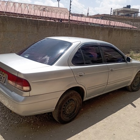 nissan-sunny-b15-2002-big-1
