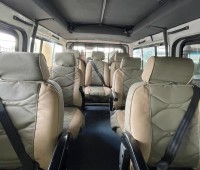 toyota-hiace-2016-small-3