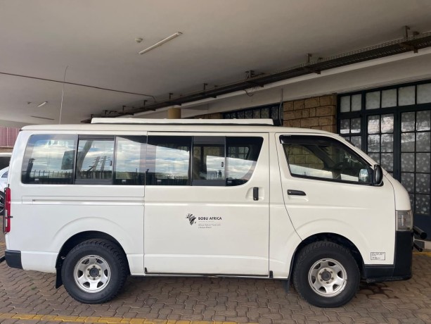 toyota-hiac2-2016-big-5