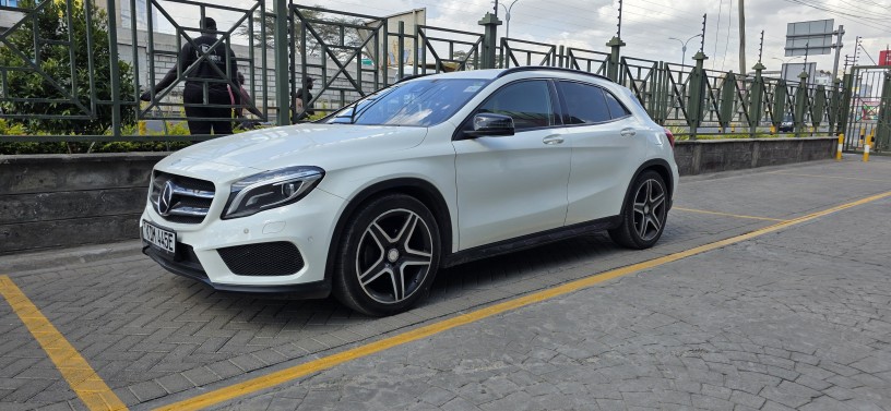 mercedes-benz-gla-180-2016-big-7
