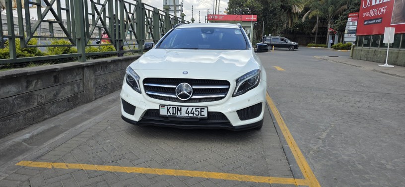 mercedes-benz-gla-180-2016-big-5