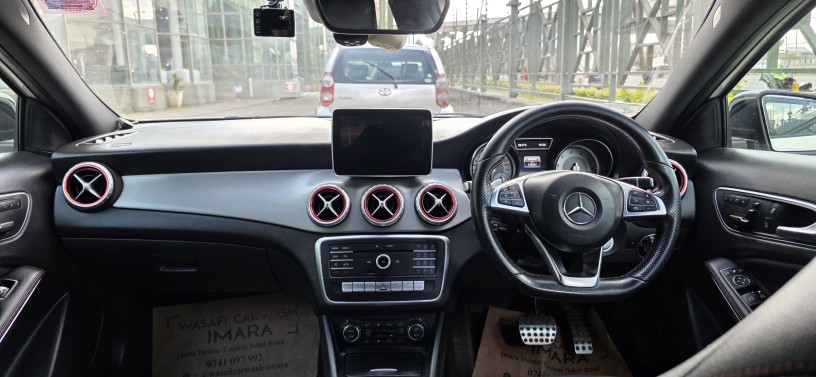 mercedes-benz-gla-180-2016-big-3