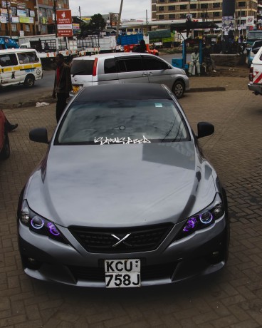 toyota-mark-x-premium-2011-big-5
