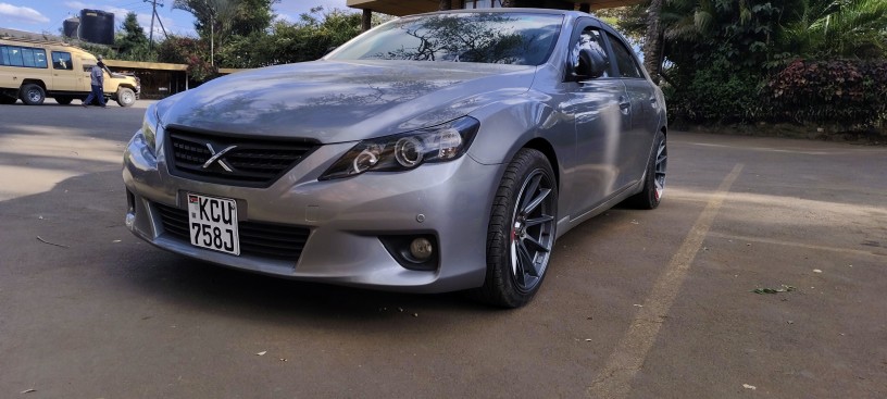 toyota-mark-x-premium-2011-big-2