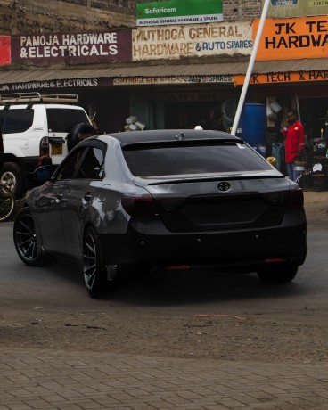 toyota-mark-x-premium-2011-big-0