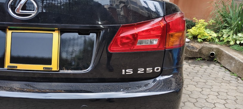 lexus-is250-2008-big-6