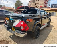toyota-hilux-2016-small-7