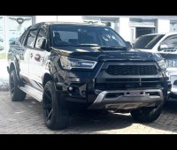 toyota-hilux-2016-small-9