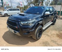 toyota-hilux-2016-small-1