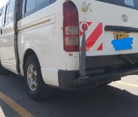 toyota-hiace-2012-small-3