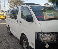 toyota-hiace-2012-small-4