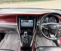 toyota-harrier-2018-small-1