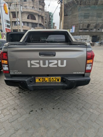 isuzu-dmax-2025-big-2