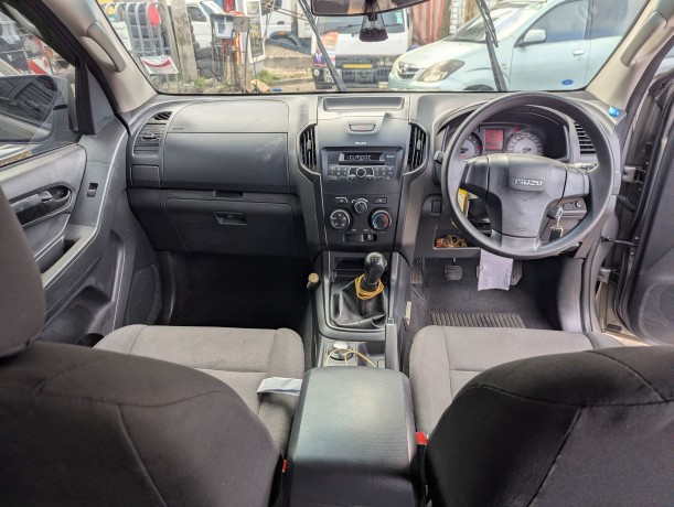 isuzu-dmax-2025-big-4