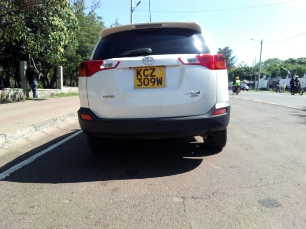 toyota-rav4-2012-big-0