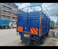 isuzu-nkr-2017-small-0