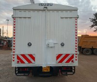 isuzu-npr-2016-small-8