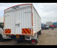 isuzu-npr-2016-small-2