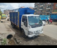 isuzu-nkr-2017-small-0