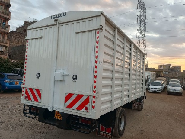 isuzu-npr-2016-big-1