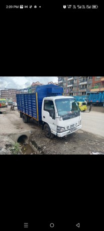isuzu-nkr-2017-big-2