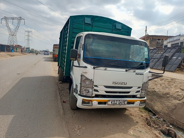 isuzu-nqr-2022-big-2