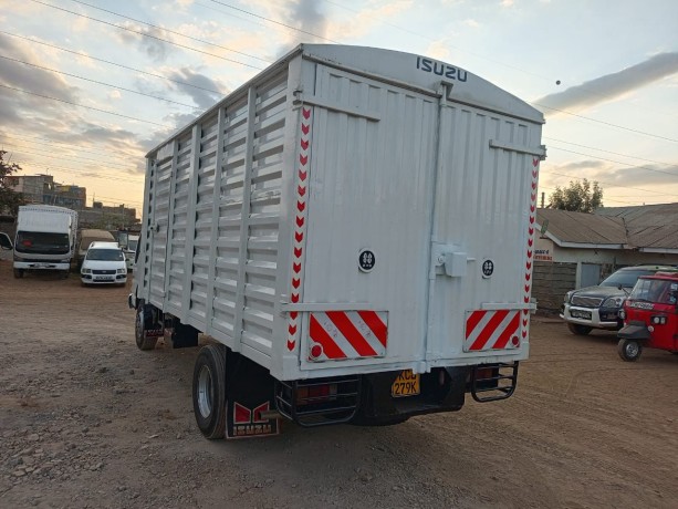 isuzu-npr-2016-big-9