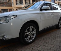 mitsubishi-outlander-2013-small-7