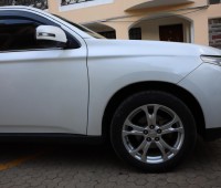 mitsubishi-outlander-2013-small-21