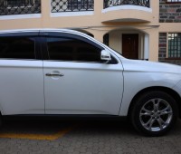 mitsubishi-outlander-2013-small-20