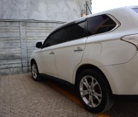 mitsubishi-outlander-2013-small-4
