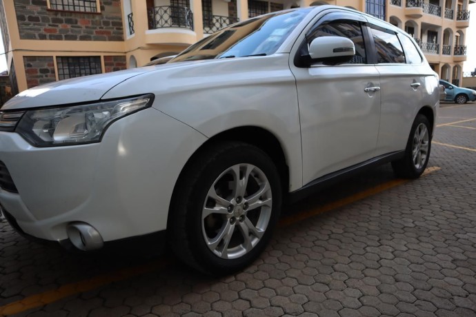 mitsubishi-outlander-2013-big-7
