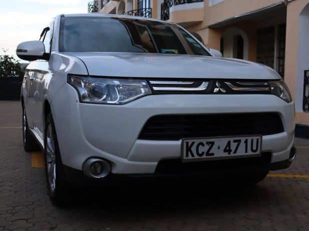 mitsubishi-outlander-2013-big-19