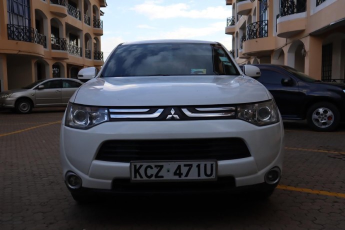 mitsubishi-outlander-2013-big-17