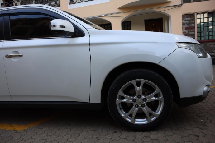 mitsubishi-outlander-2013-big-21