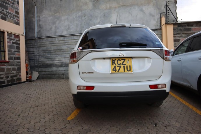 mitsubishi-outlander-2013-big-2