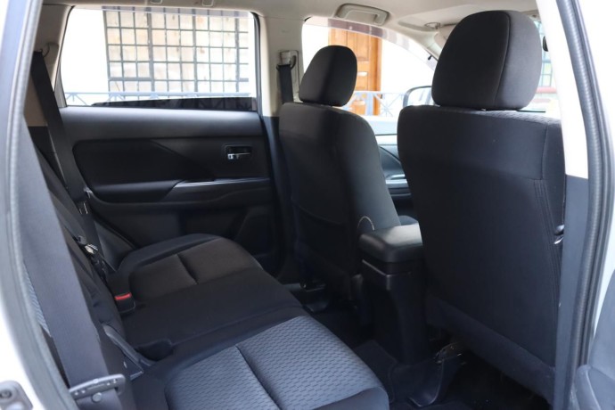 mitsubishi-outlander-2013-big-5