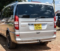 mercedes-benz-viano-2012-small-1