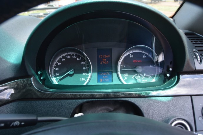 mercedes-benz-viano-2012-big-5