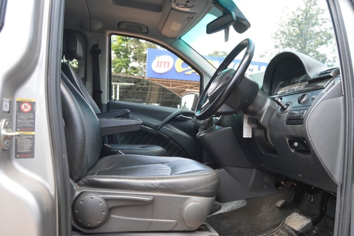mercedes-benz-viano-2012-big-2