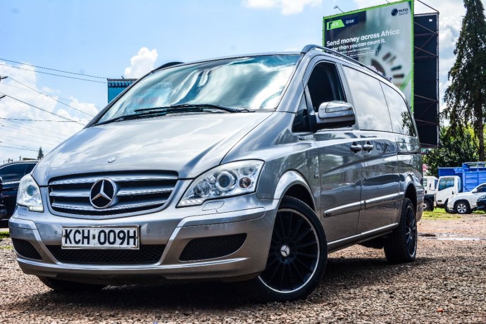 mercedes-benz-viano-2012-big-7