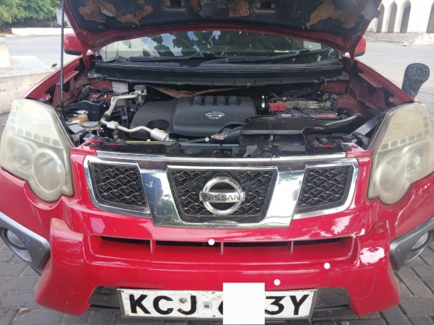 nissan-xtrail-2010-big-4
