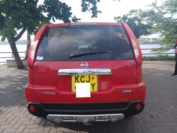 nissan-xtrail-2010-big-0