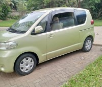 toyota-porte-2008-small-1