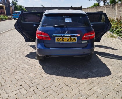 Mercedes-Benz mb180 2012