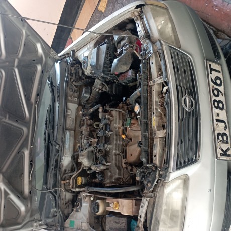 nissan-b15-2002-big-2