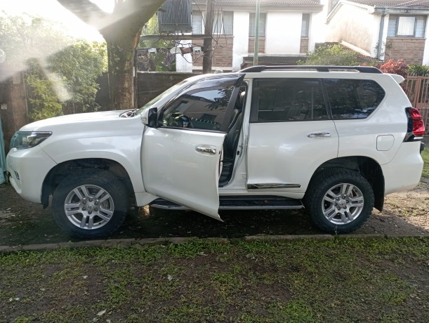 toyota-prado-2013-big-0