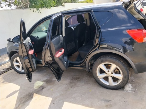 nissan-dualis-2010-big-3
