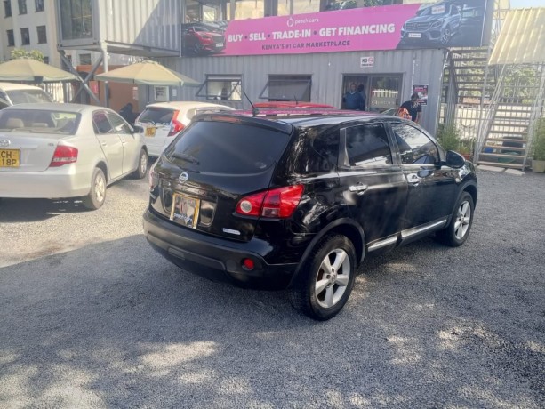 nissan-dualis-2010-big-0